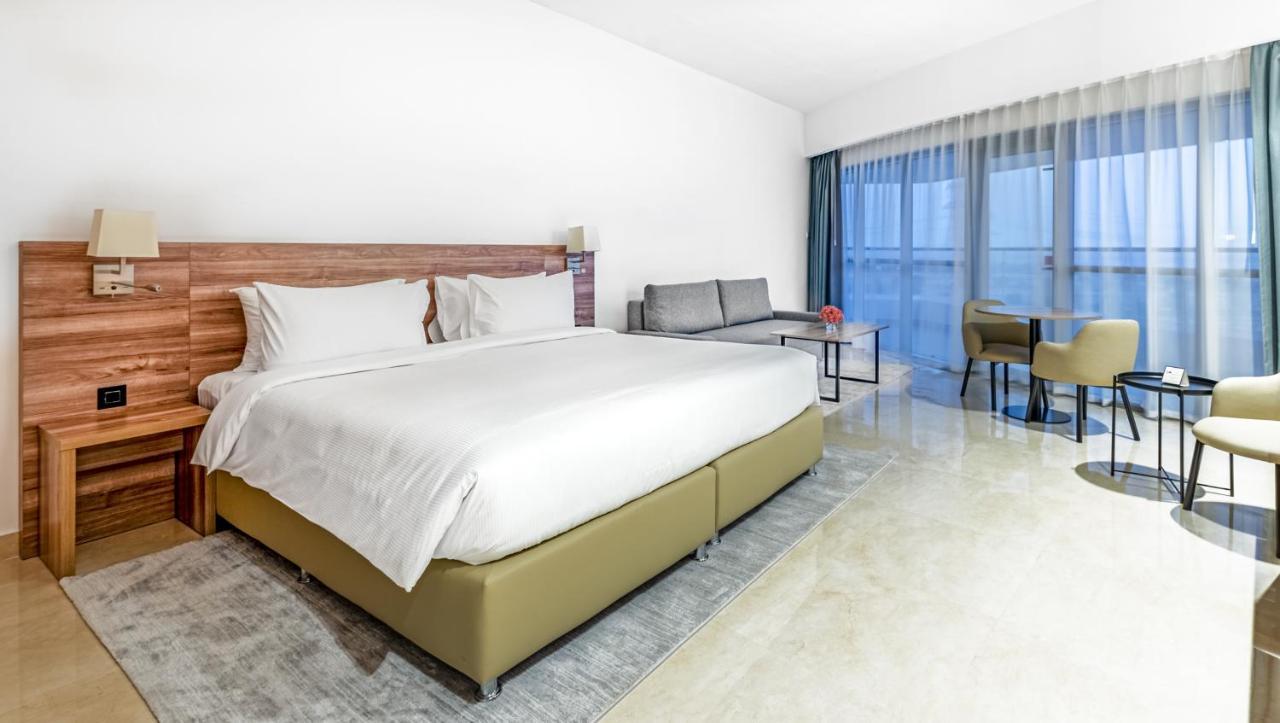 Pyramisa Hotel Apartments Dubai Exterior photo