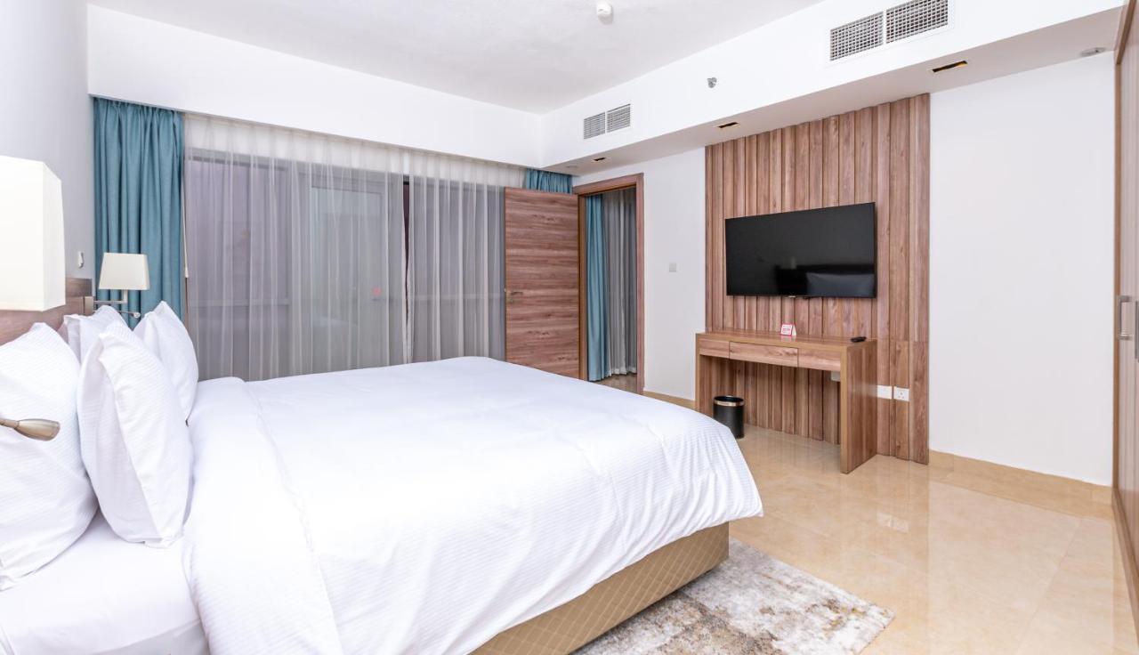 Pyramisa Hotel Apartments Dubai Exterior photo