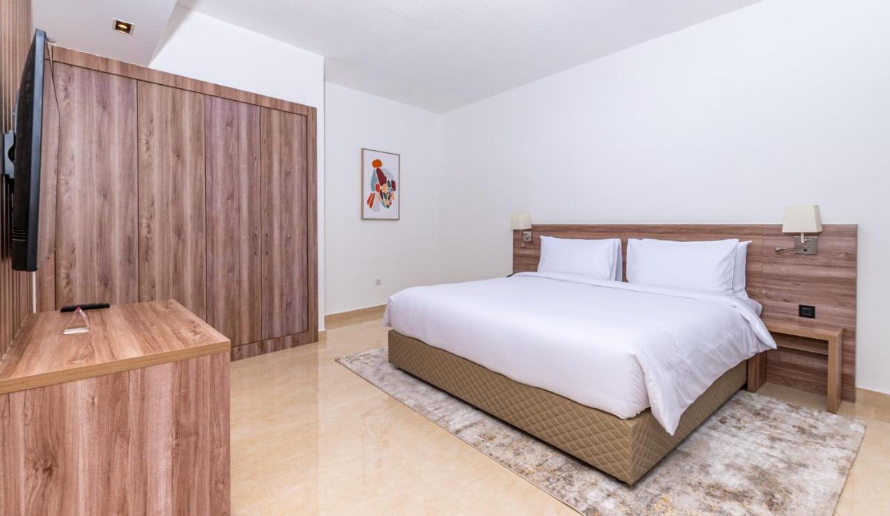 Pyramisa Hotel Apartments Dubai Exterior photo