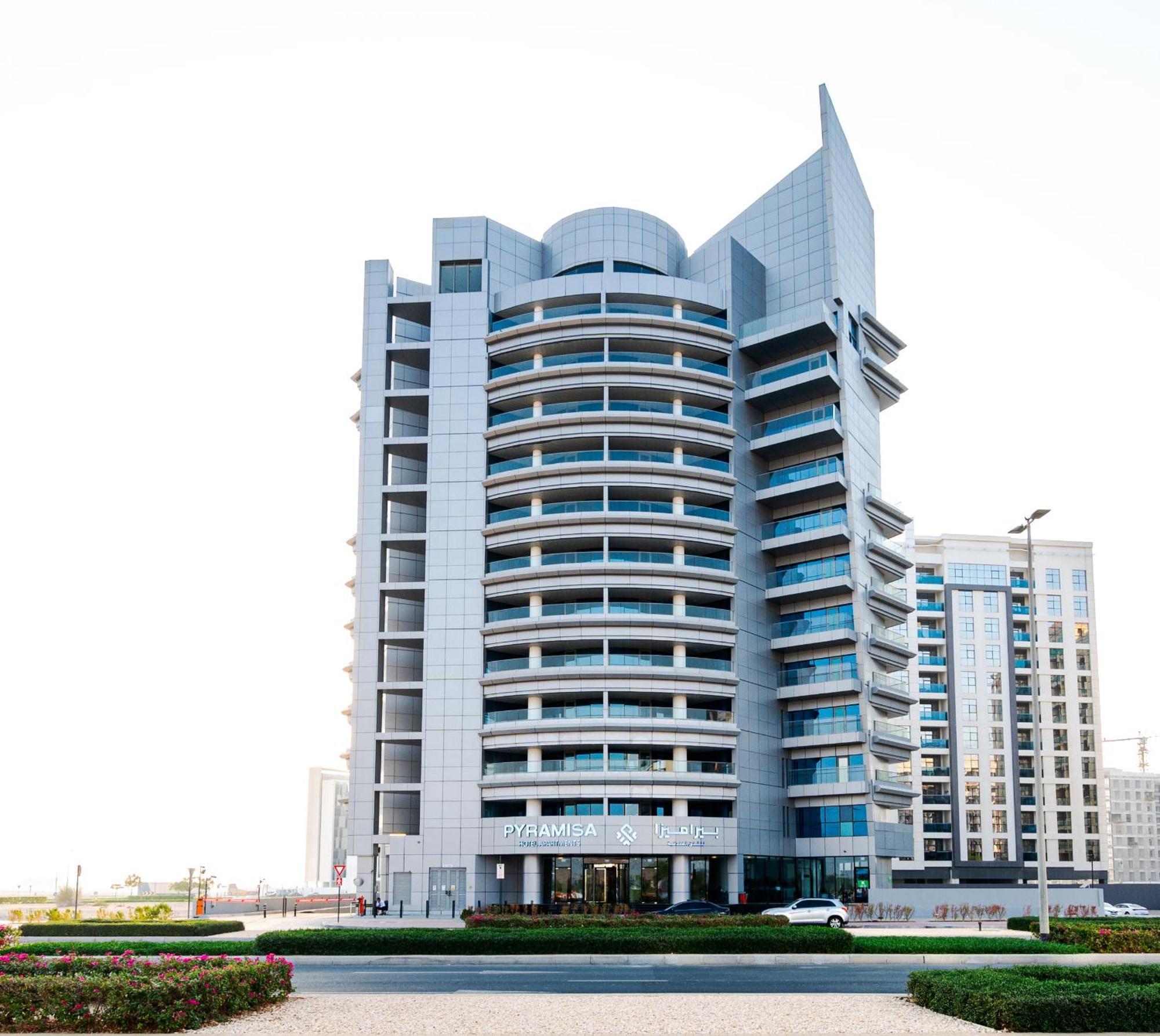 Pyramisa Hotel Apartments Dubai Exterior photo