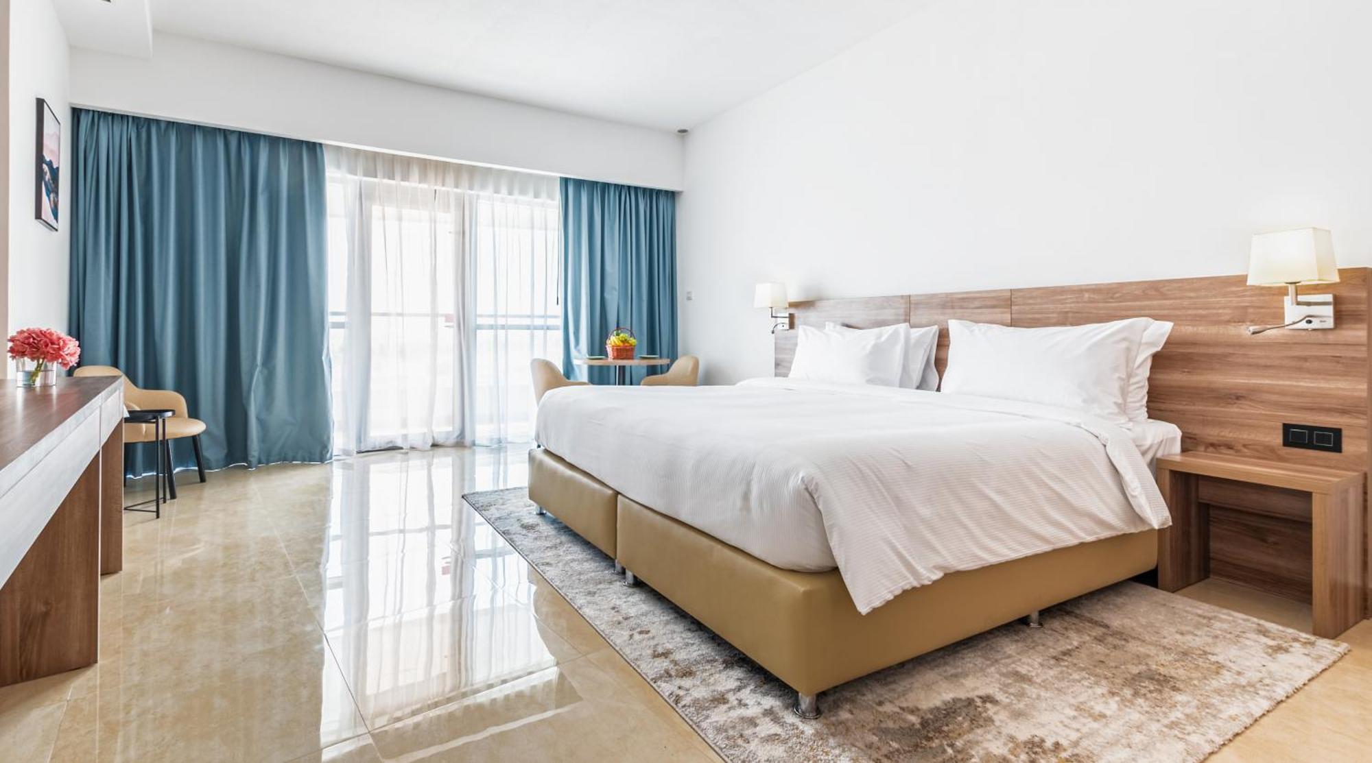 Pyramisa Hotel Apartments Dubai Exterior photo