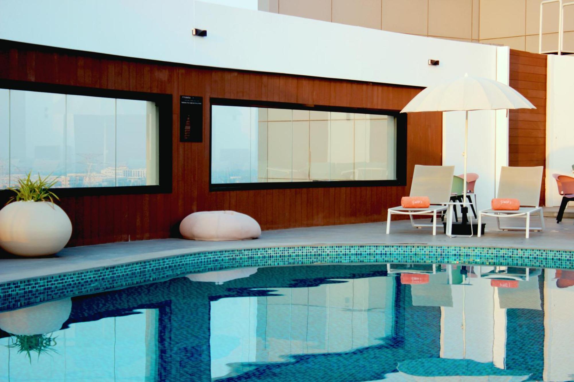 Pyramisa Hotel Apartments Dubai Exterior photo